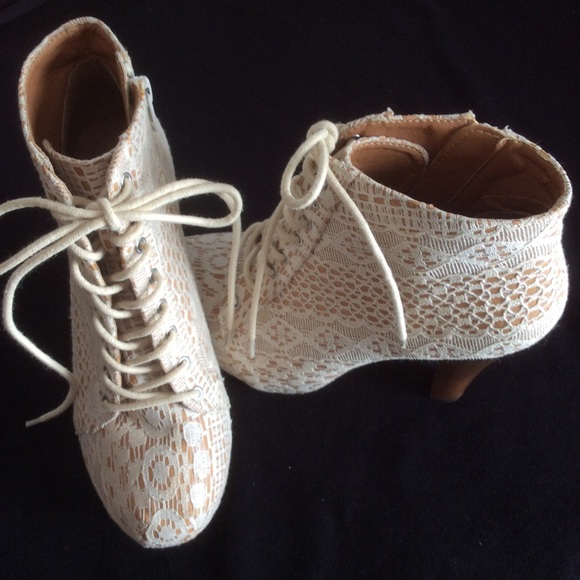 Qupid Lace Platform Heels, Sz 7.5 - Picture 2 of 14